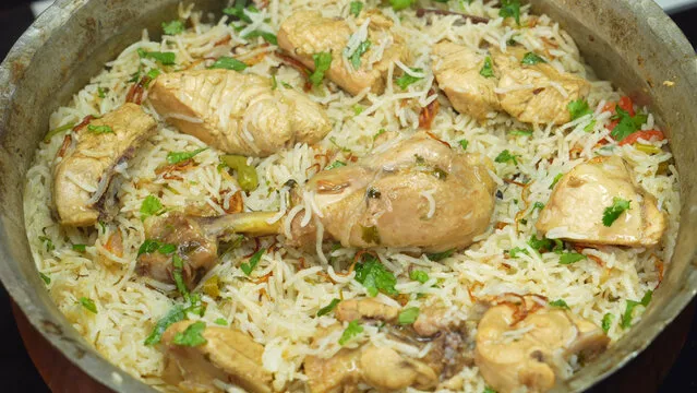 Halal food delivery Houston Chicken Pulao Tray